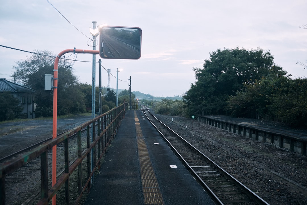 L’Interprétation Onirique de la Gare : Un Portique vers l’Inconscient