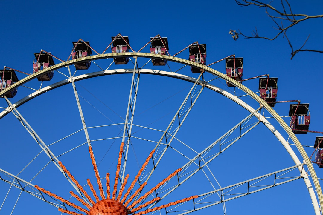 Le Parc d’Attractions : Miroir de nos Désirs et Archétypes dans le Rêve