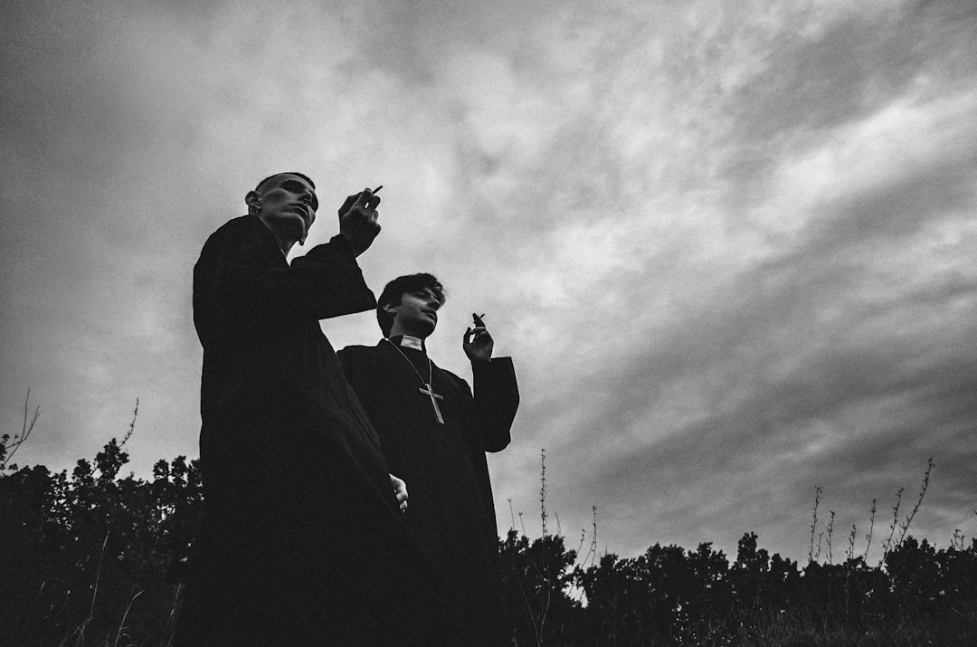 L’Interprétation du Prêtre dans les Rêves : Une Exploration Psychanalytique Profonde